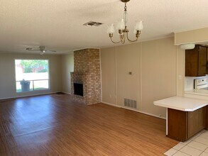 1808 Cedar Park in Kingsland, TX - Building Photo - Building Photo