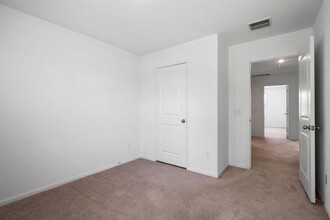 5307 Purple Wisteria Ln in Spring, TX - Building Photo - Building Photo