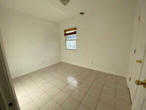 355 Bayville Ave in Bayville, NY - Building Photo - Building Photo
