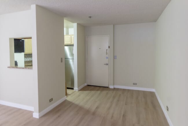 1440 Veteran Ave, Unit 103 in Los Angeles, CA - Foto de edificio - Building Photo