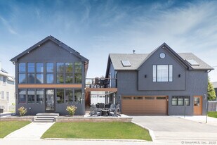 48 Swan Ave in Old Lyme, CT - Building Photo