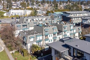 St David's Landing in North Vancouver, BC - Building Photo