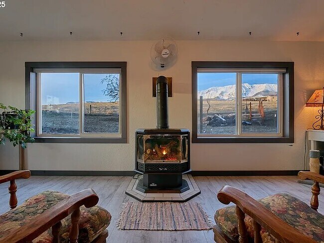 property at 608 E Wallowa Ave