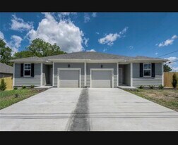 12906 W 93rd St in Lenexa, KS - Building Photo