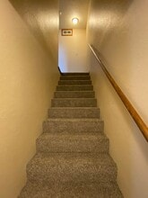 2210 E Mac's Ct in Springfield, MO - Building Photo - Building Photo