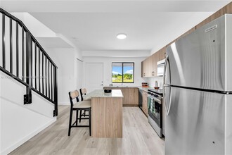 155 NW 160th St in Miami, FL - Building Photo - Building Photo