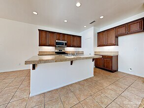 45437 2nd St E in Lancaster, CA - Building Photo - Building Photo