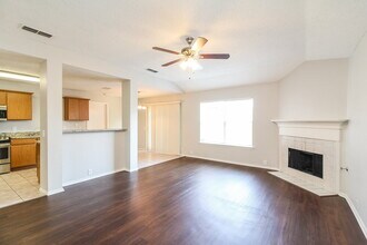 7005 Edmundson Dr in Arlington, TX - Building Photo - Building Photo