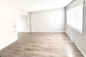 5438 N Division St in Davenport, IA - Foto de edificio - Building Photo