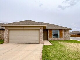 7002 12th St in Lubbock, TX - Building Photo