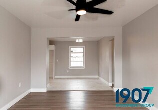 1141 NW 81st St in Oklahoma City, OK - Foto de edificio - Building Photo