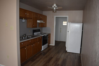 206 W Avenue F-Unit -A-STILL OCCUPIED BY RESIDENT in Copperas Cove, TX - Building Photo - Building Photo