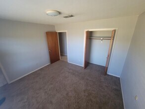 6084 W Roundbunch Rd in Orange, TX - Building Photo - Building Photo