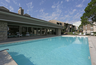 Cobblestone Apartments in Tulsa, OK - Foto de edificio - Building Photo