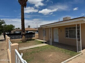 9351 Carranza Dr in El Paso, TX - Building Photo - Building Photo