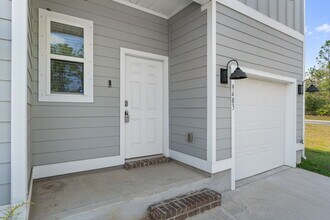 9483 Nature Crk Cir in Bellview, FL - Foto de edificio - Building Photo