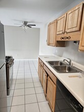 655 Deepwoods Dr, Unit Diamond Lane Condo in Mundelein, IL - Building Photo - Building Photo