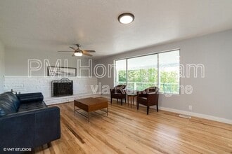 953 N Compton Rd in Farmington, UT - Building Photo - Building Photo