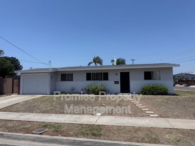 5576 Conrad Ave in San Diego, CA - Foto de edificio - Building Photo