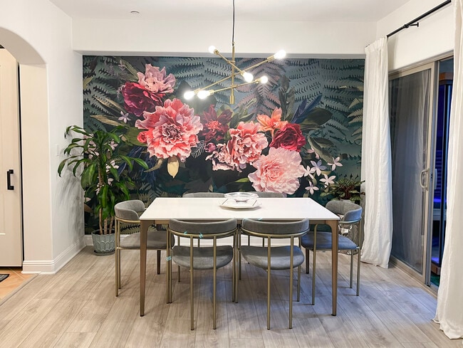 5037 Rosewood Ave, Unit 101 in Los Angeles, CA - Foto de edificio - Building Photo