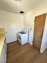 265 N Dos Caminos Ave in Ventura, CA - Building Photo - Building Photo