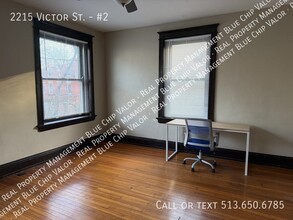 2215 Victor St in Cincinnati, OH - Building Photo - Building Photo