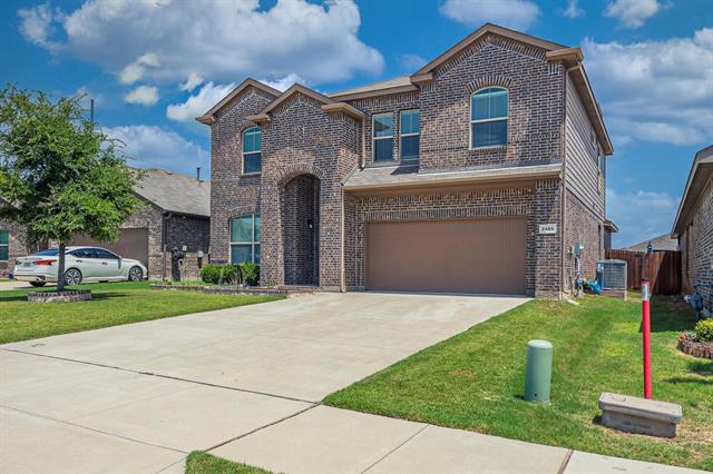 2405 Pumpjack Dr in Fort Worth, TX - Foto de edificio - Building Photo