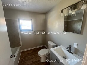 2423 S Booker St in Little Rock, AR - Building Photo - Building Photo