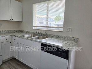 5122 Muriel Ln in New Port Richey, FL - Foto de edificio - Building Photo