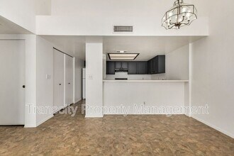 1111 W Summit Pl in Chandler, AZ - Building Photo - Building Photo