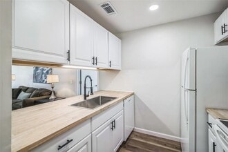 3800 SW 20th Ave in Gainesville, FL - Foto de edificio - Building Photo