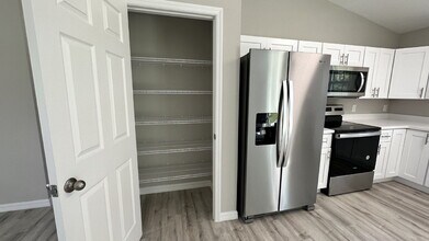 327 Lester Ave S in Lehigh Acres, FL - Building Photo - Building Photo