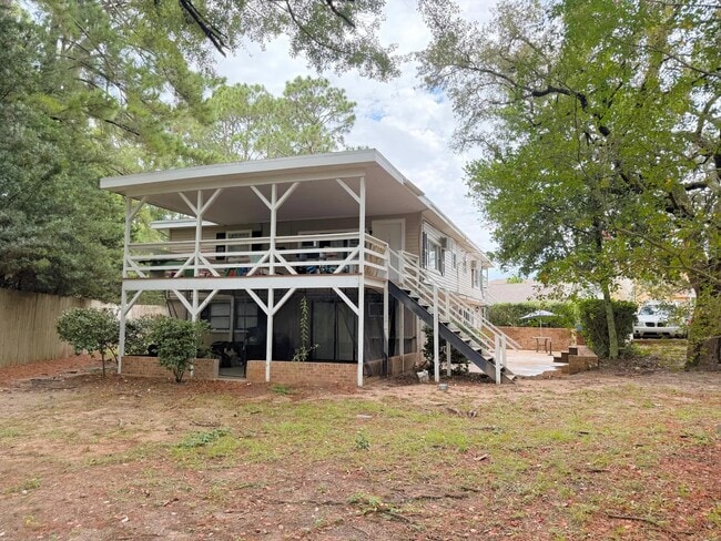 94 Harris Rd NE, Unit 4 in Fort Walton Beach, FL - Foto de edificio - Building Photo