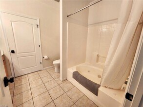 522 Knolls Dr, Unit 306 in Newport News, VA - Building Photo - Building Photo