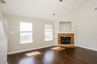 10115 Cross Valley Dr in Cordova, TN - Building Photo - Building Photo