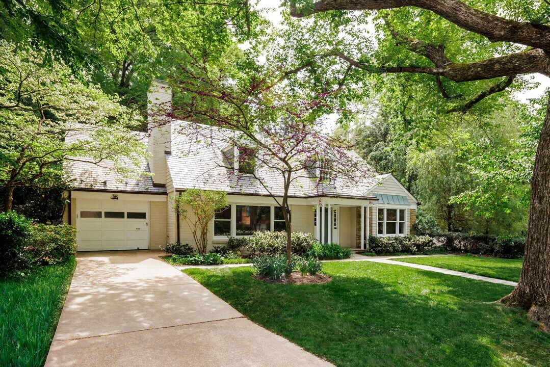 5108 Macomb St NW in Washington, DC - Building Photo