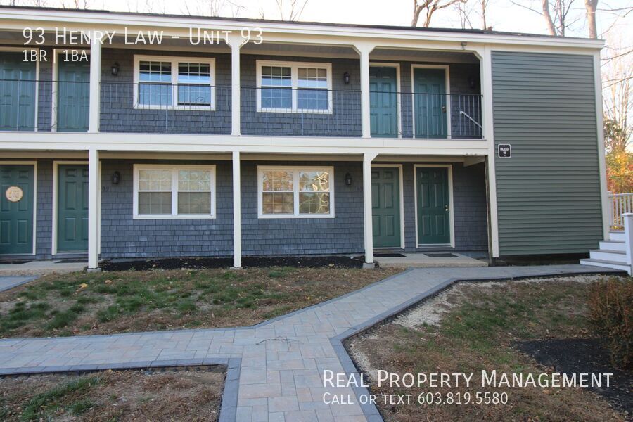 93 Henry Law Ave in Dover, NH - Building Photo