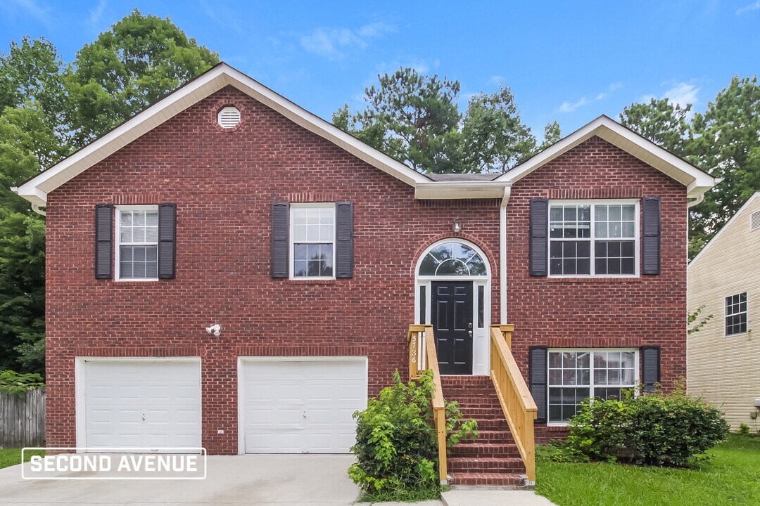 5736 Broadleaf Way in Atlanta, GA - Building Photo