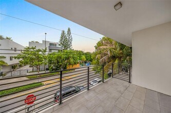 3265 Bird Ave in Miami, FL - Building Photo - Building Photo