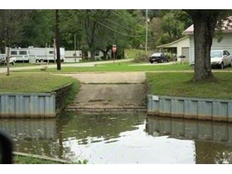 Pirates Cove in Waverly, OH - Building Photo