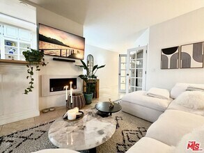 999 N Doheny Dr in West Hollywood, CA - Building Photo - Building Photo