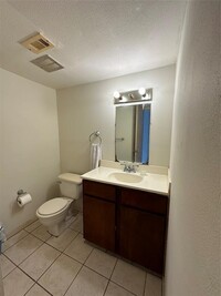 7310 Crownwest St in Houston, TX - Building Photo - Building Photo