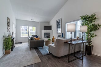 Highland Knolls in Howell, MI - Building Photo - Interior Photo