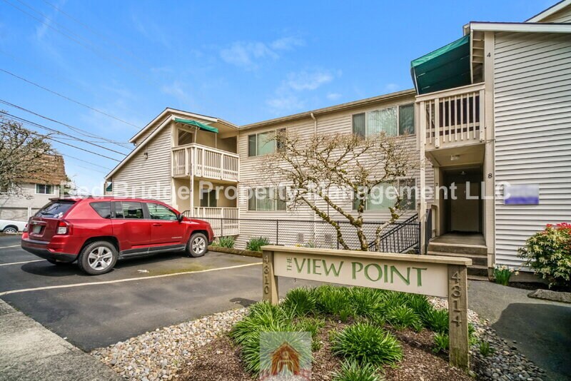 4310 S View Point Ter in Portland, OR - Building Photo