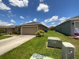4907 Summerfield Cir in Winter Haven, FL - Building Photo