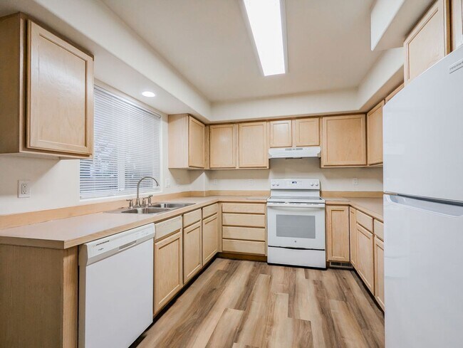 20022 61st Pl W in Lynnwood, WA - Building Photo - Building Photo