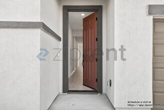 1797 Eagle River Ave in Manteca, CA - Foto de edificio - Building Photo