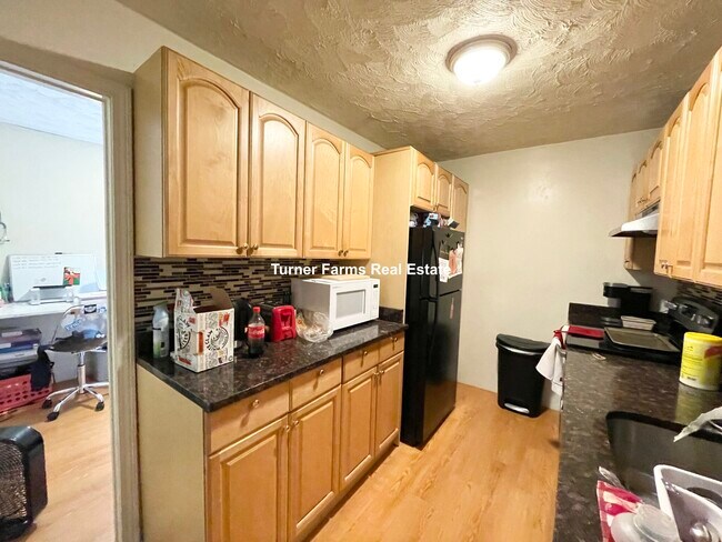 2 Shepherd Ave, Unit 2 in Boston, MA - Building Photo - Building Photo