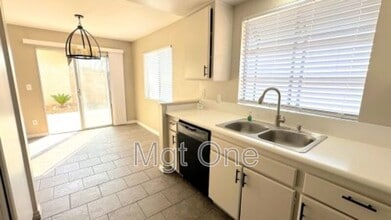 15763 Paine St in Fontana, CA - Building Photo - Building Photo