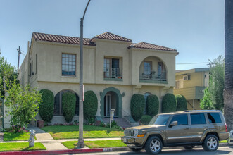 138 N Hamilton Dr in Beverly Hills, CA - Building Photo - Building Photo